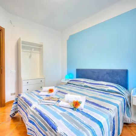 Riccardo House 1 Min From - Happy Appartamento