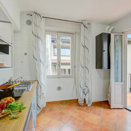 Riccardo House 1 Min From - Happy